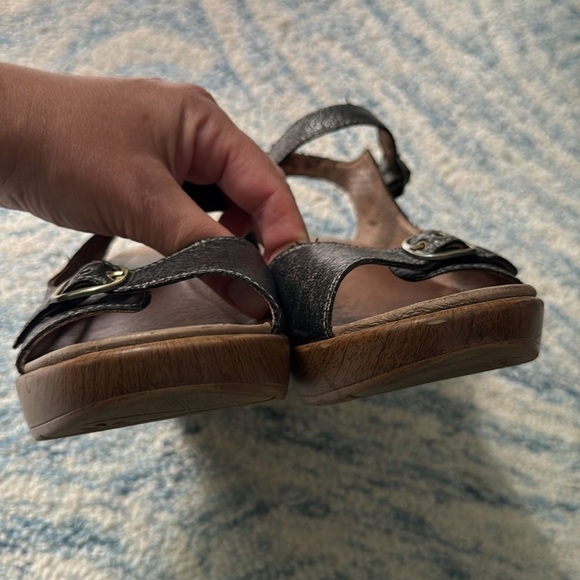 Dansko metallic, black ankle strap, buckle sandals 39 - Picture 6 of 6